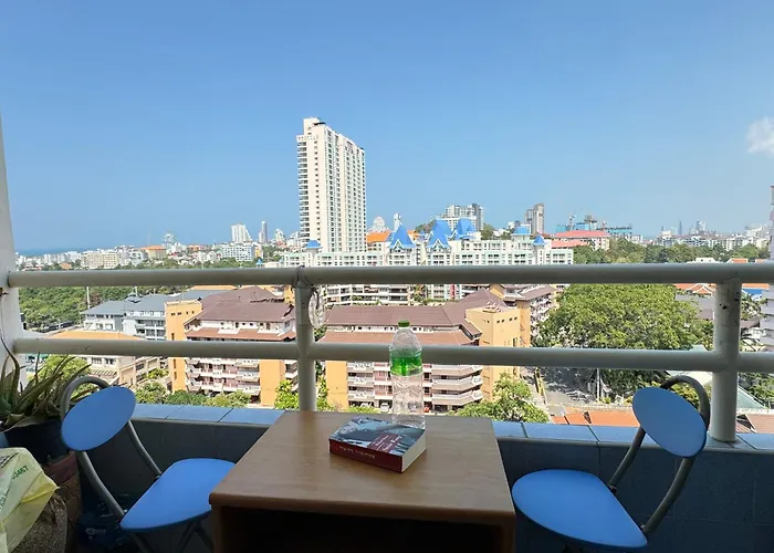 View Sea看海观景公寓 机场巴士站隔壁 出门双条车到芭提雅海滩、步行街和各㬌点