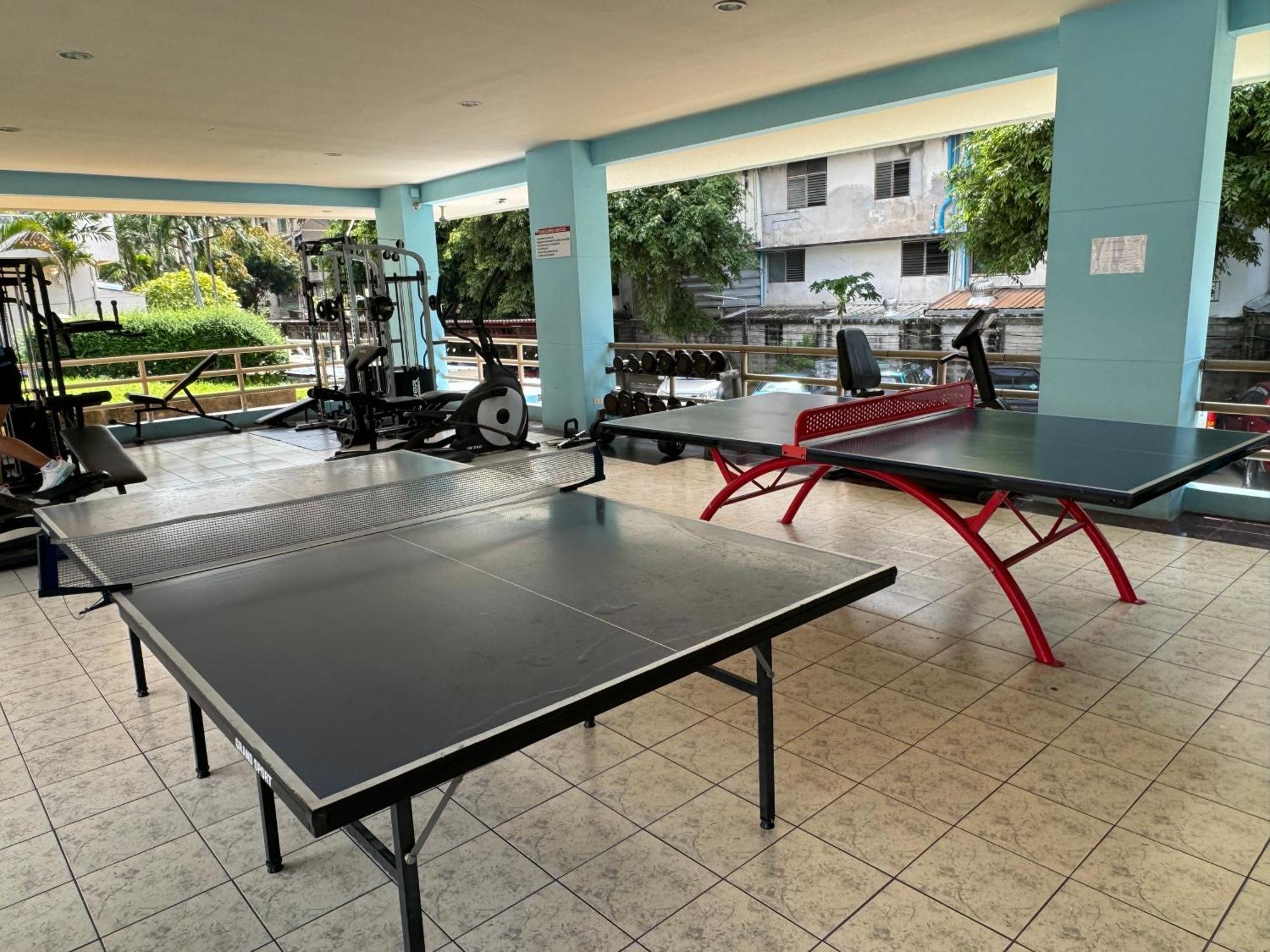 Apartment View Sea看海观景公寓 机场巴士站隔壁 出门双条车到芭提雅海滩、步行街和各㬌点 Pattaya