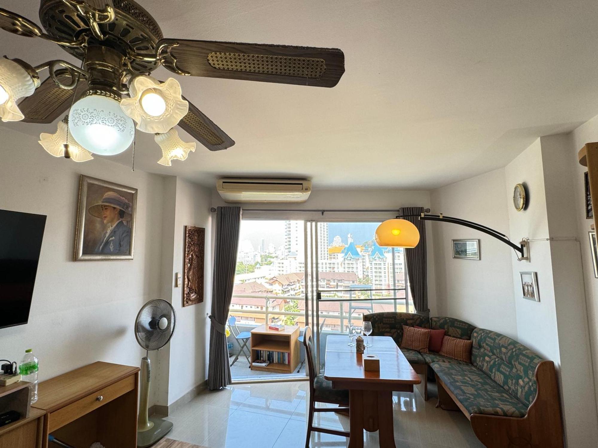 View Sea看海观景公寓 机场巴士站隔壁 出门双条车到芭提雅海滩、步行街和各㬌点 * Pattaya