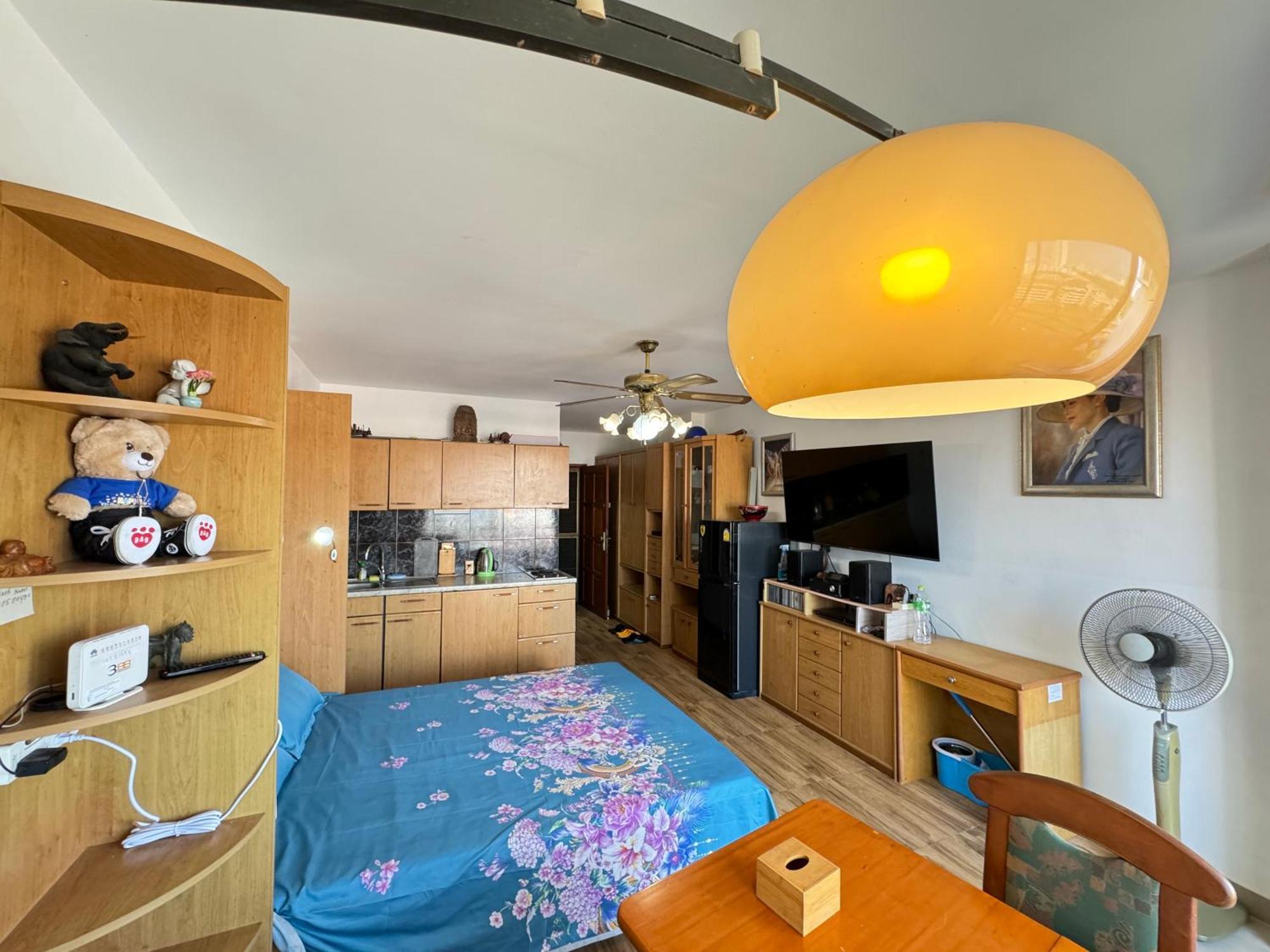 Apartment View Sea看海观景公寓 机场巴士站隔壁 出门双条车到芭提雅海滩、步行街和各㬌点 *